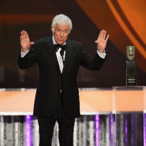 Dick Van Dyke pediu ajuda no Twitter por causa de dores de cabeça