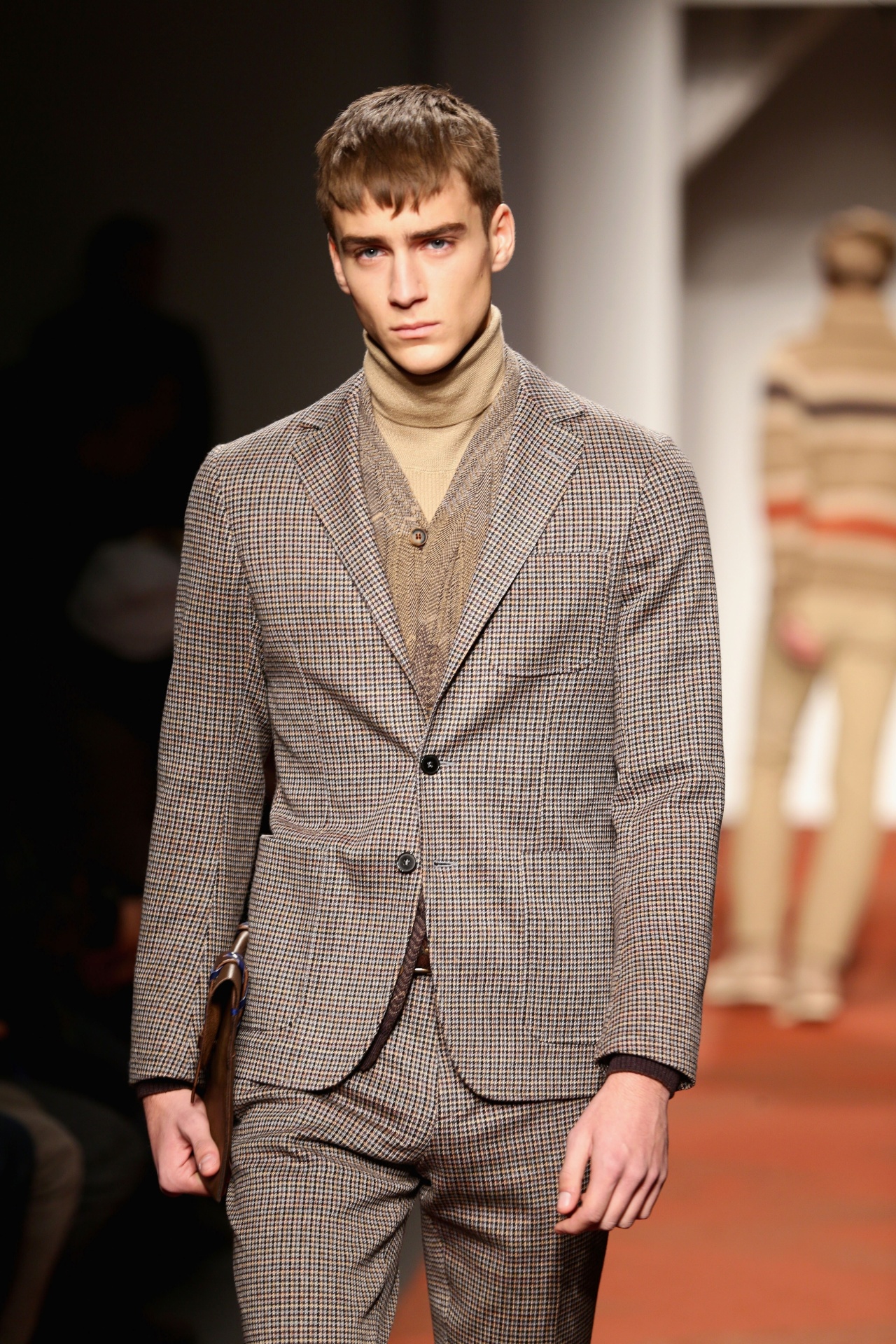 A Missoni mostrou um terno em lã com padrão quadriculado durante a semana de moda masculina de Milão, desta forma demonstra que o conjunto não precisa ser careta - Getty Images