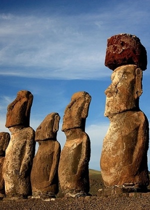 Ilha tem intrigante presença de gigantescas estátuas de pedras, os Moai - Eduardo Vessoni/UOL