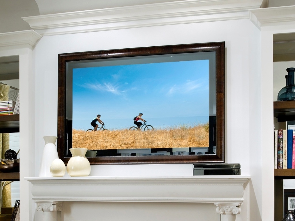 Molduras e superfícies espelhadas para o encaixe de TVs da Séura (Imagem do NYT, usar apenas no respectivo material) - Divulgação/ NYT