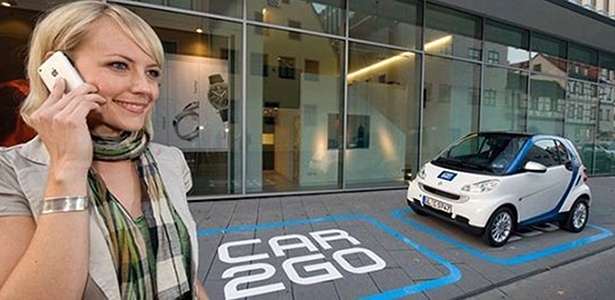 Projeto Car2go, que envolve o pequeno Smart Fortwo, deu certo na Alemanha, mas falhou na França - Divulgação