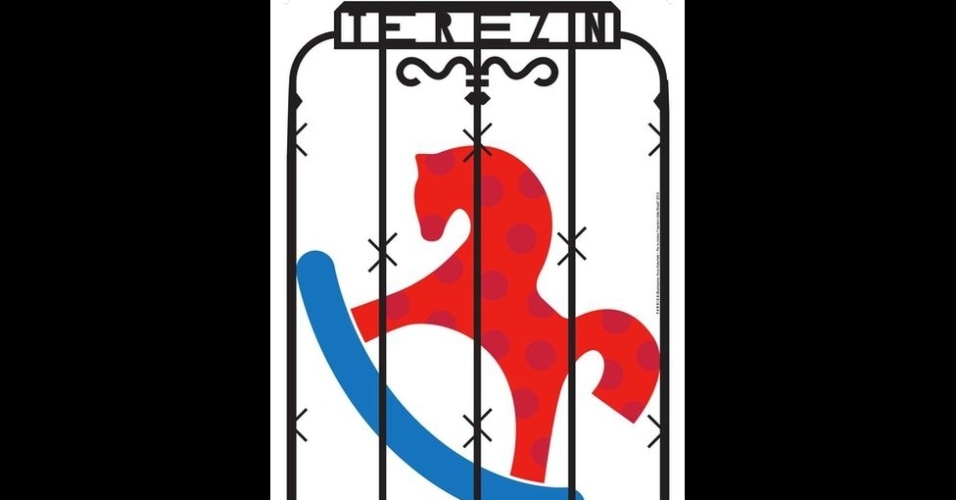 Um cavalinho de brinquedo, como um símbolo da infância, preso atrás de grades de um campo de concentração. Neste estado, ele precisa ficar completamente imóvel, indo contra sua natureza. A obra é de Anna Kulachek - Cortesia/Fabrica