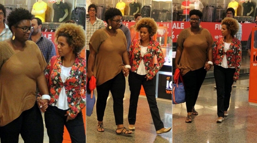 29.jan.2013 - Ellen Oléria, vencedora do reality "The Voice Brasil", passeou com a namorada, Poliana Martins, em um shopping da zona oeste do Rio