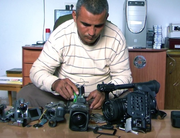 Cena do documentário "5 Broken Cameras", que concorre ao Oscar de 2013 - Reprodução
