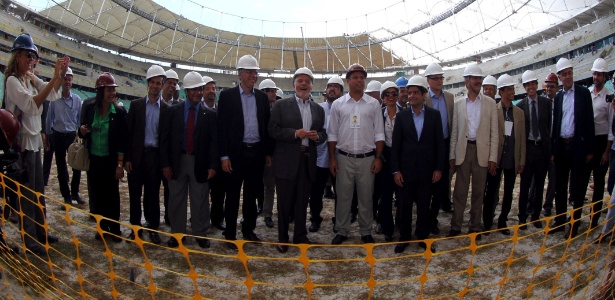 Integrantes da Fifa e do COL visitam obra da Arena Fonte Nova, em Salvador