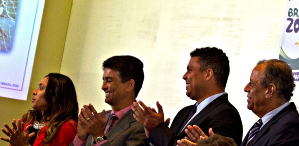 Embaixadores da Copa durante a apresentação do pôster: Marta, Bebeto, Ronaldo e Carlos Alberto
