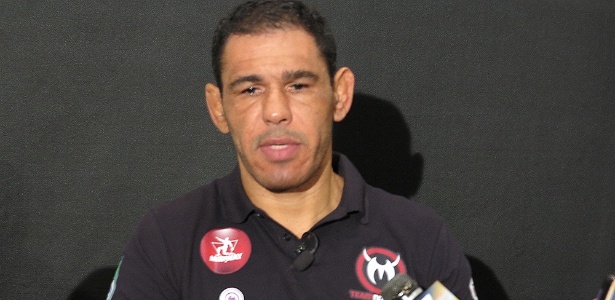 Rogério Minotouro mostrou descontentamento com a demora na sua recuperação - Jorge Corrêa/UOL Esporte