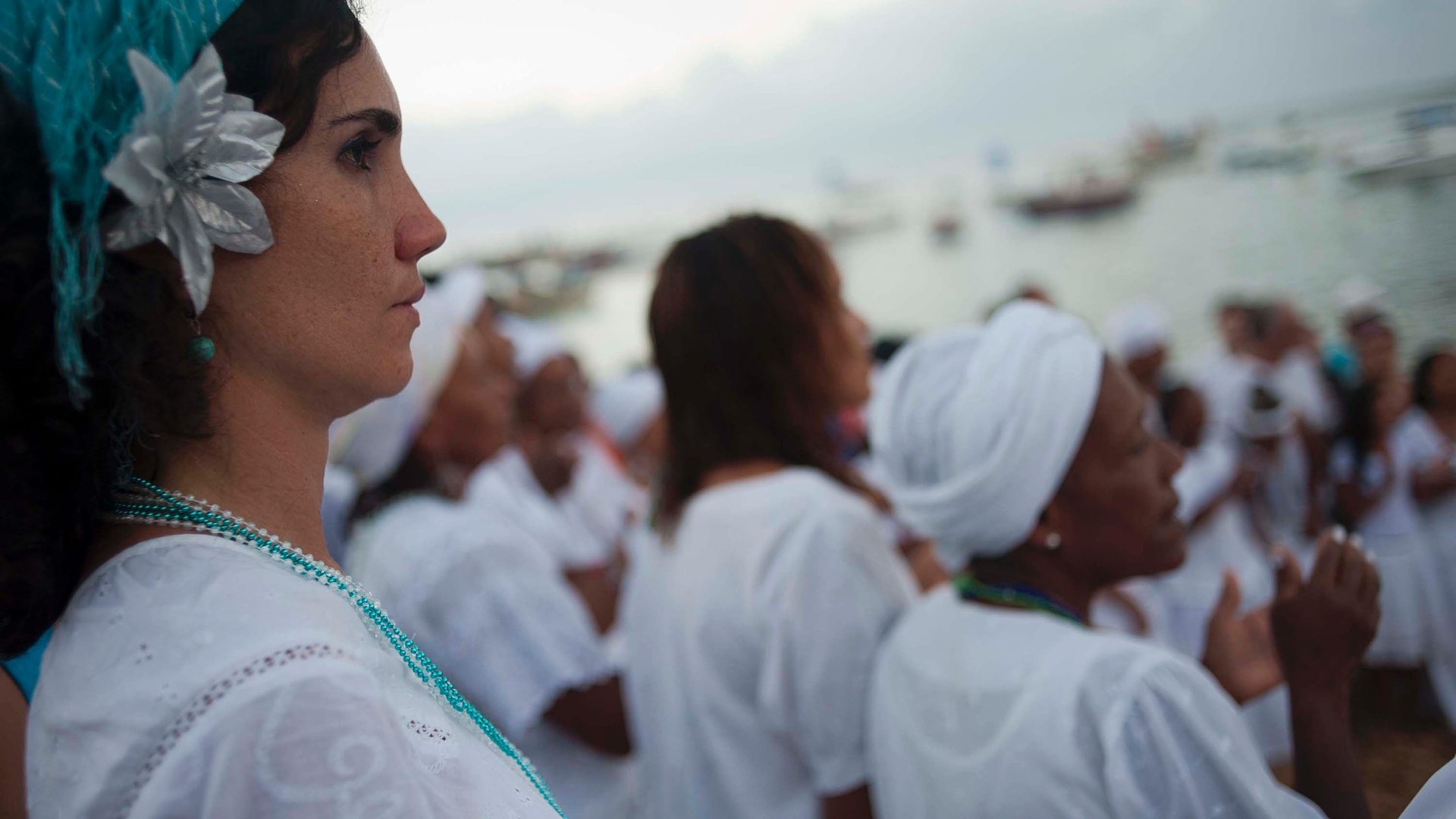 2.fev.2013 - Festa de Iemanjá, em Salvador - João Alvarez/UOL