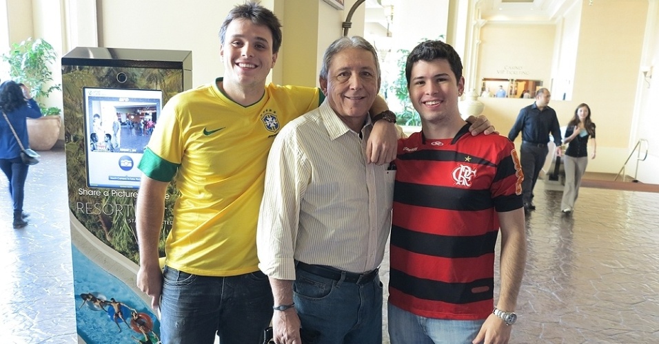 Família de Brasília aproveitou passagem por Las Vegas para ver o UFC 156 - Jorge Corrêa/UOL