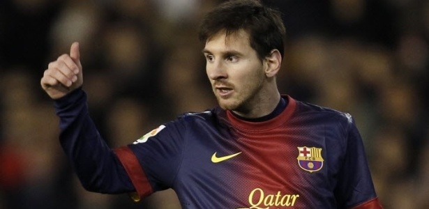 Lionel Messi gesticula durante partida do Barcelona contra o Valencia - Alberto Saiz/AP Photo