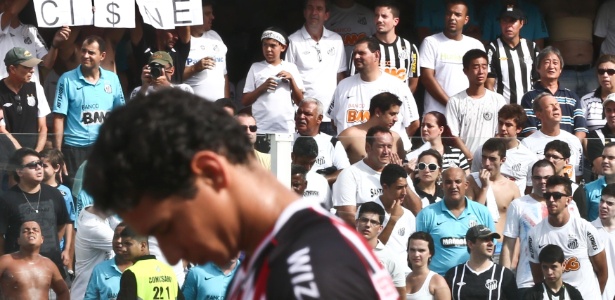 Ganso foi hostilizado pela torcida santista no clássico disputado na Vila Belmiro - Luiz Fernando Menezes/UOL