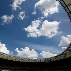 03.fev.2013 - Torcedores do Atlético-MG e do Cruzeiro chegam ao Mineirão, em Belo Horizonte, para a partida que marca a reinauguração do estádio - Marcus Desimoni/UOL