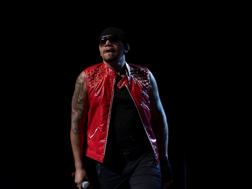 2.fev.2013 - O fenômeno pop Naldo, autor dos hits "Amor de Chocolate" e "Meu Corpo Quer Você", se apresenta no Credicard Hall, em São Paulo - Cláudio Augusto/Foto Rio News