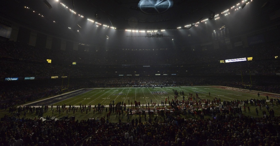 04.fev.2013 - Mercedes-Benz Superdome durante o apagão no Super Bowl