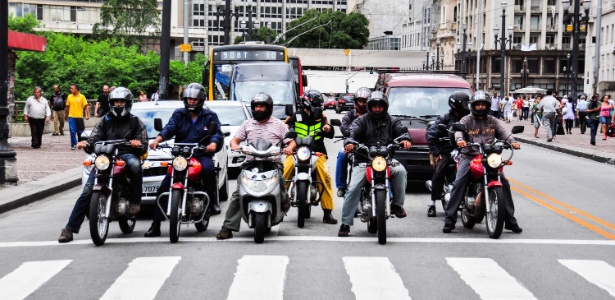 Pequisa aponta que mais de 20% dos motociclistas envolvidos em acidentes em SP utizaram drogas ou álcool - Fabio Martins/Futura Press
