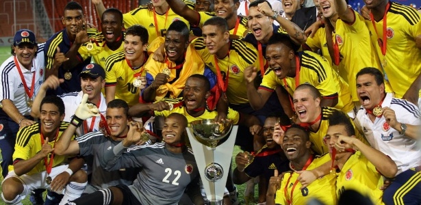 Seleção colombiana comemora o título do sul-americano sub-20 - EFE/Marcelo Alvarez
