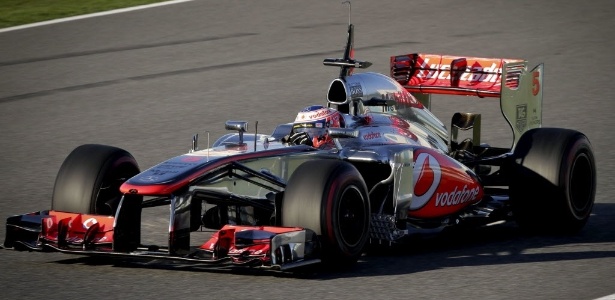 McLaren de Jenson Button durante o primeiro teste coletivo da F1 em Jerez - Román Ríos/EFE