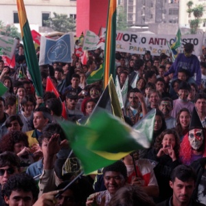 Estudantes protestam em São Paulo contra o presidente Fernando Collor, em 1992 - Eder Chiodetto - 20.set.1992/Folhapress