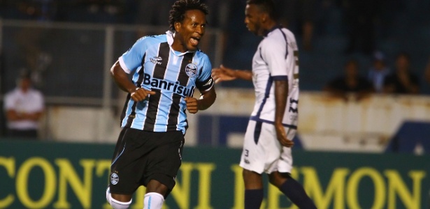 Meia Zé Roberto crê que Grêmio montou um grupo para vencer a Libertadores 2013 - Lucas Uebel/Preview.com