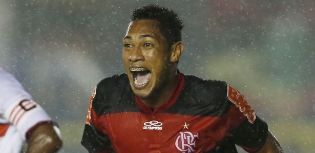 Hernane comemora um de seus gols marcados no Campeonato Carioca deste ano - Agência Estado