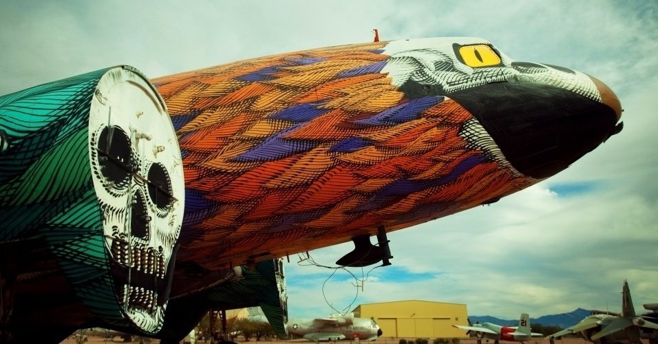 A águia do grafiteiro brasileiro Nunca, batizada de "Phoenix of Metal"