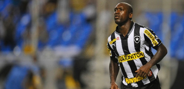 Por questões financeiras, Seedorf teve sua contratação questionada no Botafogo - Fernando Soutello/AGIF