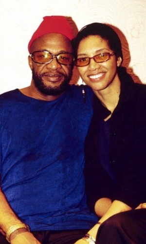 O cantor Cecil Womack ao lado da mulher, Linda Cooke - Getty Images