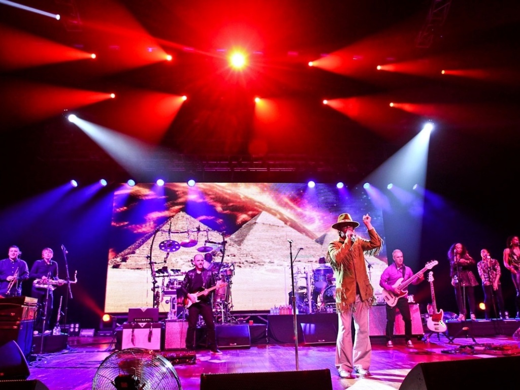 7.fev.2013 - Jamiroquai volta ao Brasil e se apresenta no Credicard Hall. Jay Kay, Rob Harris, Sola Akingbola, Derrick McKenzie, Matt Johnson e Paul Turner chegaram a ser vaiados ao subirem ao palco com 50 minutos atraso, mas empolgaram o público paulista - Manuela Scarpa/Foto Rio News