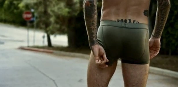 Bumbum de David Beckham em vídeo de divulgação de sua linha de cuecas para H&M - Divulgação