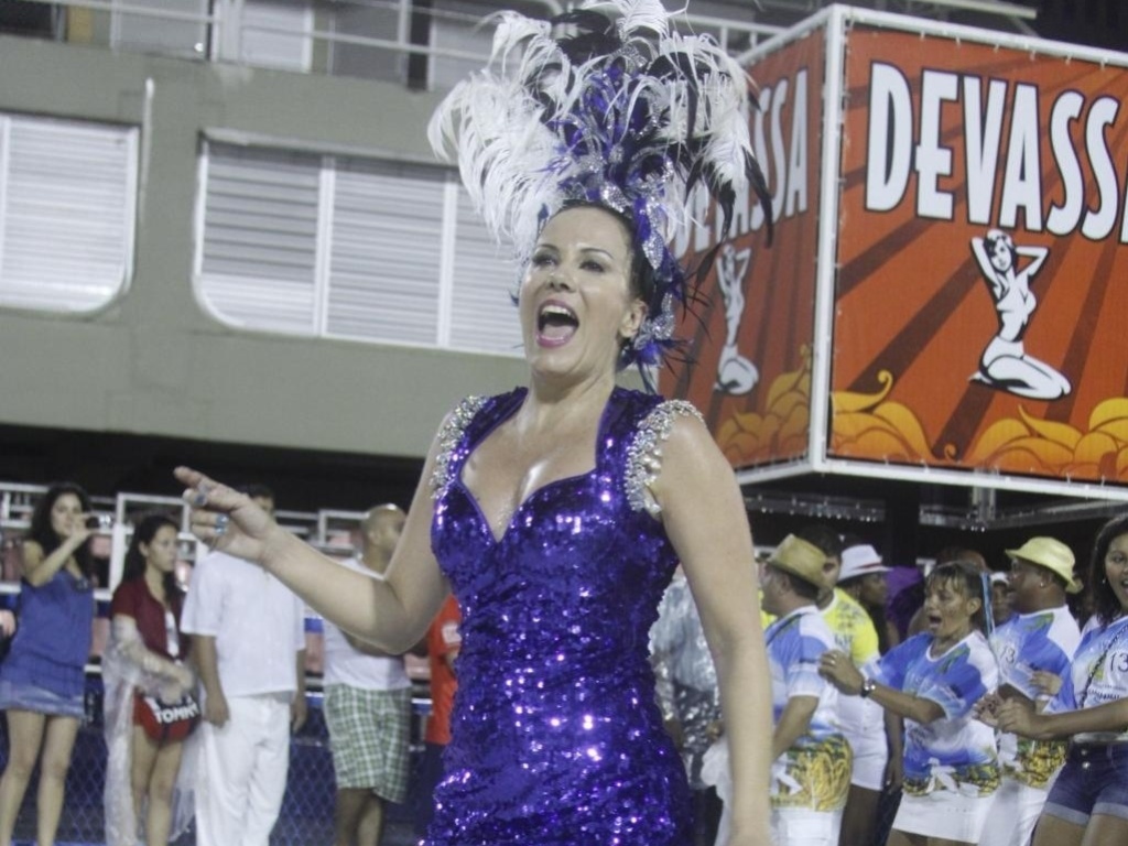 Outra escolha cautelosa de sapato no ensaio técnico da Vila Isabel e Salgueiro - Agnews