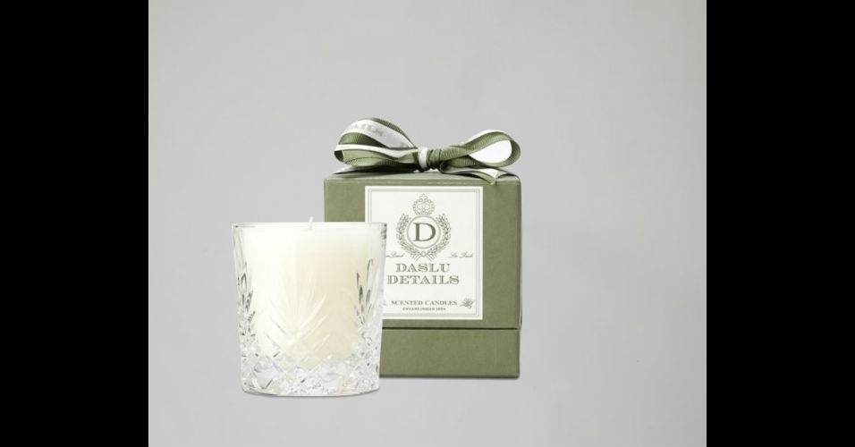 Vela decorativa com copo de vidro, da Daslu - Divulgação