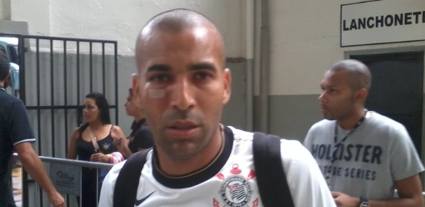 Emerson logo após o jogo com o São Caetano; atacante chegou a ser poupado de treino - Gustavo Franceschini/UOL