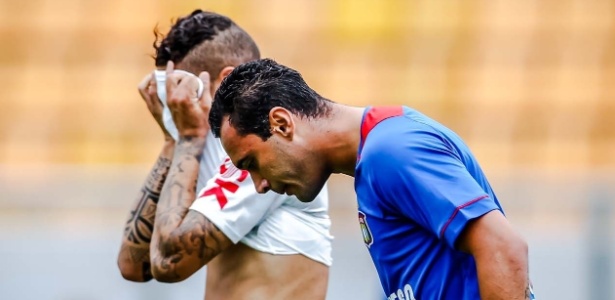 Jogo contra o São Caetano serviu de alerta para Tite, que cobrou elenco após o empate - Leandro Moraes/UOL