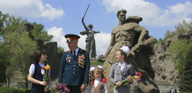 Georgi Kireev é um veterano de guerra que visita o próprio túmulo há 70 anos, desde que foi dado como morto