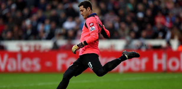 Júlio César foi rebaixado com o Queens Park Rangers na Inglaterra - Warren Little/Getty Images