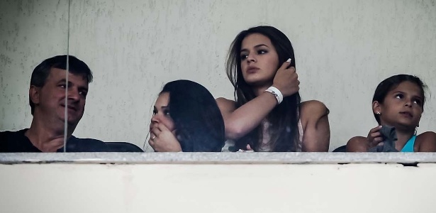 Bruna Marquezine acompanha jogo entre Santos e Paulista das tribunas do Pacaembu - Leandro Moraes/UOL