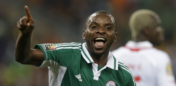 Sunday Mba comemora gol da Nigéria contra Burkina Fasso na final da Copa Africana 