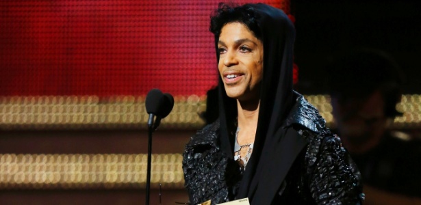 Prince apresenta prêmio na 55ª edição do Grammy - Mike Blake/Reuters