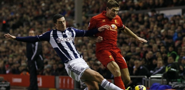 Gerrard errou um pênalti na partida - Phil Noble/Reuters