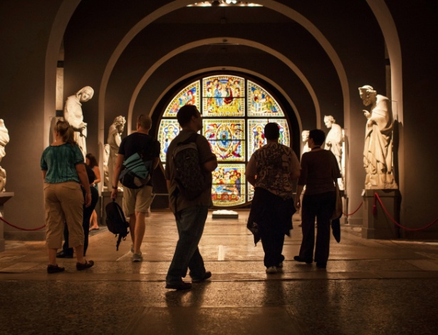 Os turistas podem ver muitas obras de arte na Catedral de Siena, além dos mosaicos do piso - Samuele Pellecchia/The New York Times