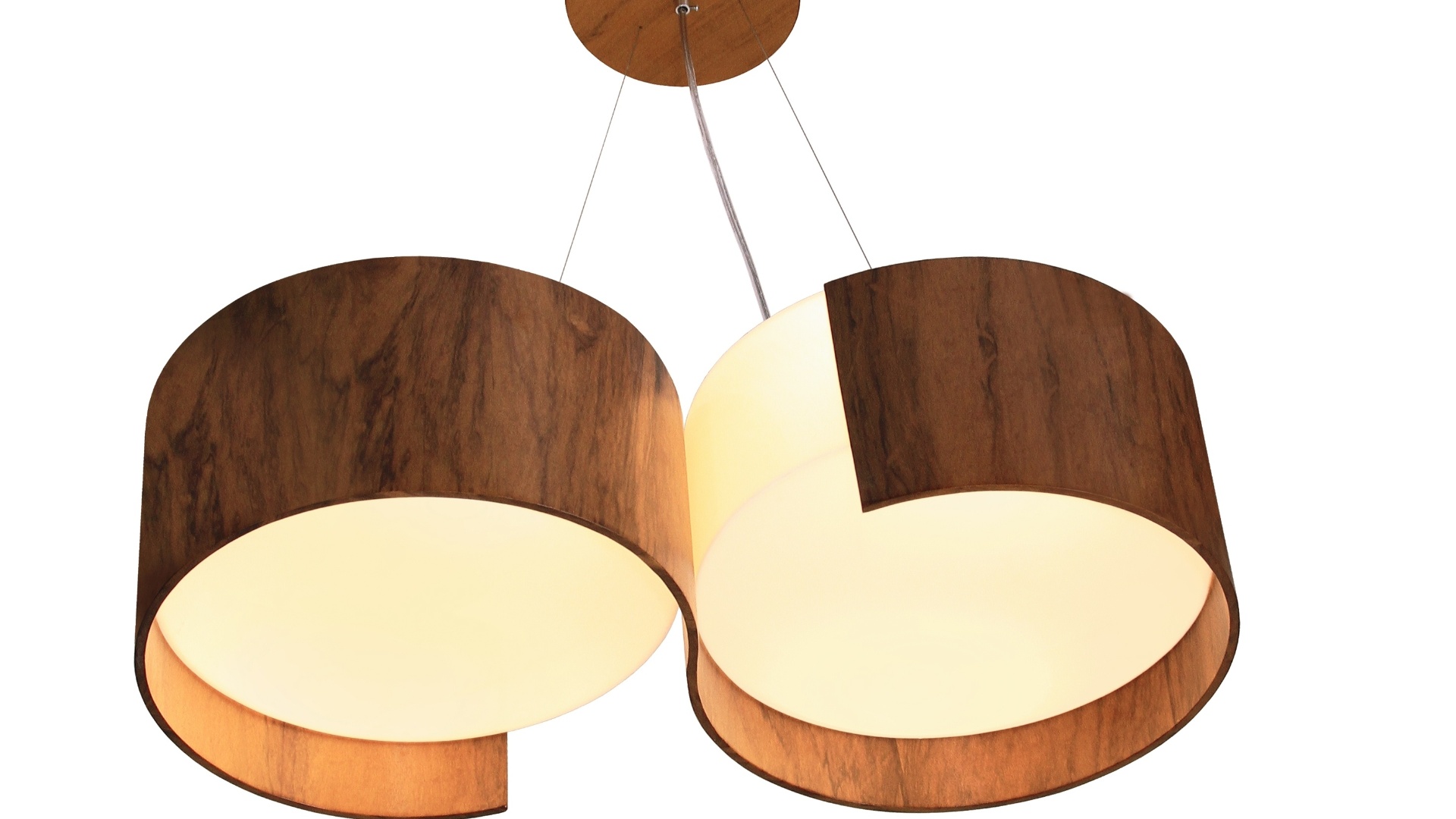 O pendente Cilíndrico Duplo, fabricado em madeira e acrílico, está à venda na Trans-Elétrica Iluminação (www.transeletrica.com.br) por R$ 1.700 I Preços pesquisados em janeiro de 2013 e sujeitos a alterações - Divulgação