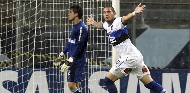 Braian Rodríguez se envolveu em confusão após jogo Huachipato e Grêmio, em 2013 - REUTERS/Edison Vara