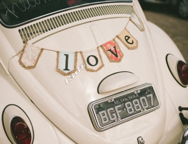 Que tal optar por um carro antigo em um casamento vintage? - Gustavo Gaiote/Divulgação