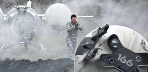 "Oblivion" acompanha Jack Harper (Tom Cruise), um dos últimos coletores em atividade na Terra - Divulgação