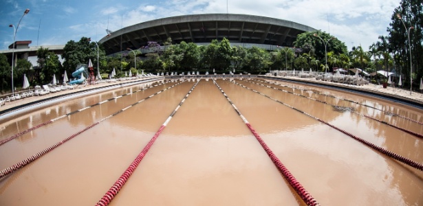 Água da piscina da sede social do São Paulo FC amanheceu barrenta na sexta-feira - Marcelo Camargo/Agência Brasil