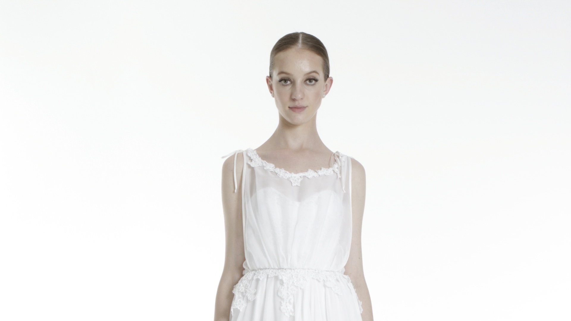 Vestido curto com detalhe degradê na barra e transparência no colo; da Martha Medeiros (www.marthamedeiros.com.br), a partir de R$ 8.000. Preço pesquisado em fevereiro de 2013 e sujeito a alterações - Divulgação/Martha Medeiros