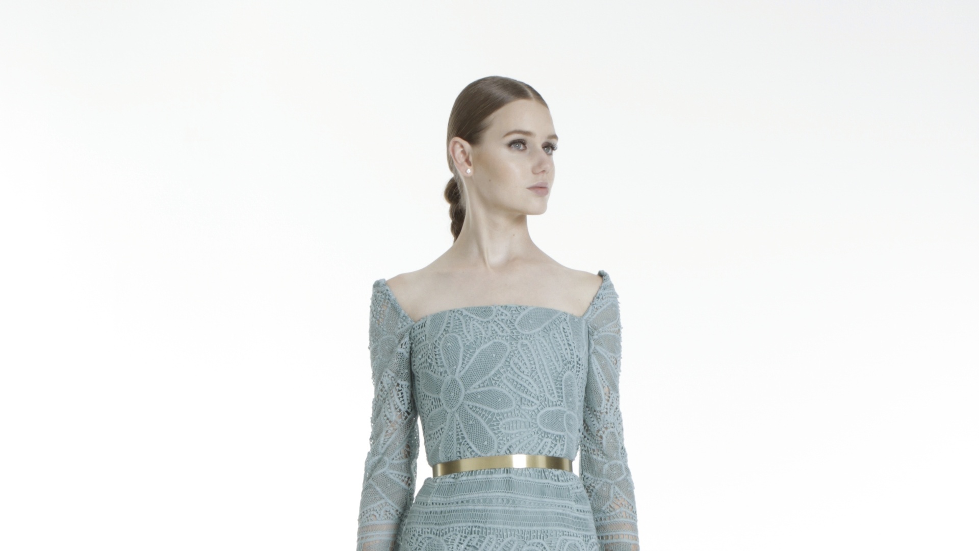 Vestido rendado com mangas 3/4; da Martha Medeiros (www.marthamedeiros.com.br), a partir de R$ 8.000. Preço pesquisado em fevereiro de 2013 e sujeito a alterações - Divulgação/Martha Medeiros