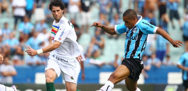 Welliton teve passagem apagada pelo Grêmio, mas interessa ao São Paulo - Lucas Uebel/Preview.com