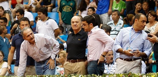 Ministro Aldo Rebelo (e) e o diretor do torneio Luis Filipe Tavares (de preto, ao lado) foram vaiados - Wagner Carmo/inovafoto