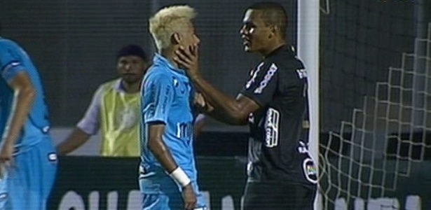 Neymar discute com Artur pouco antes da expulsão de ambos - Reprodução Sportv